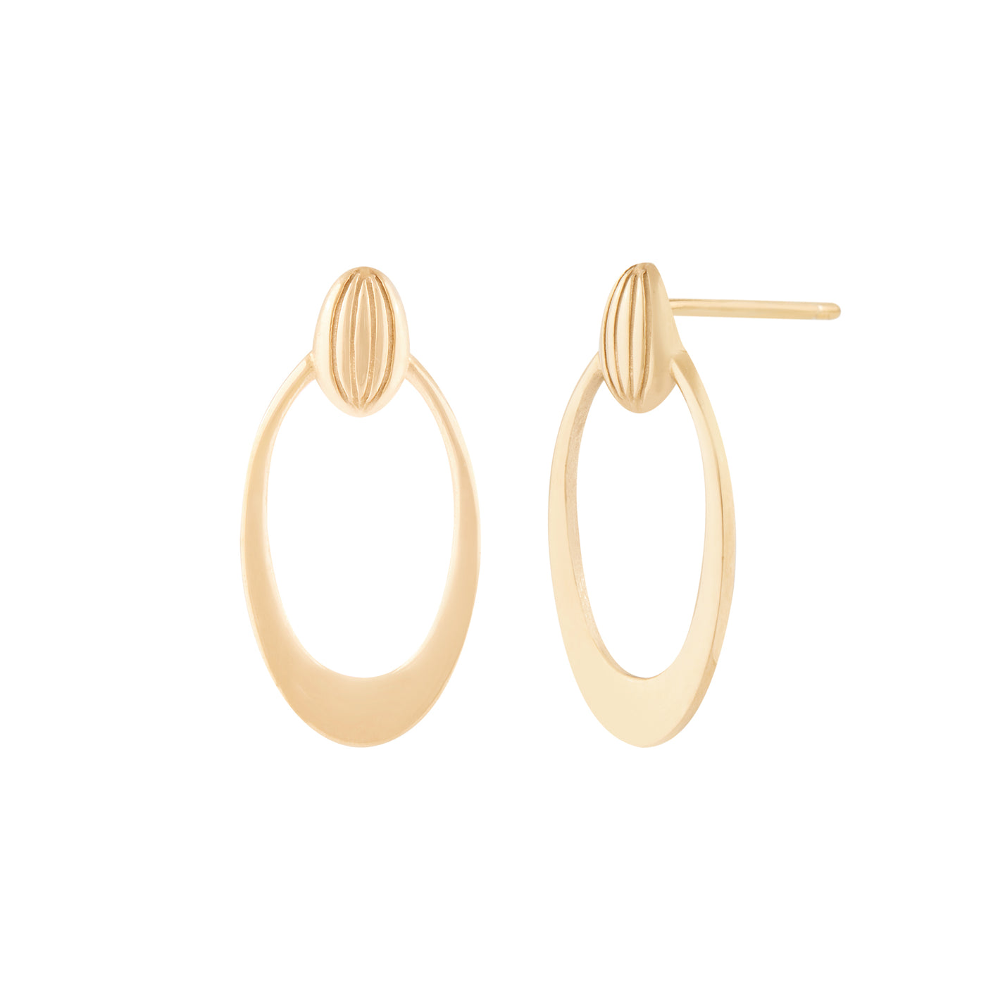 A pair of gold stud earrings with a vintage inspired design consisting of a textured top and a smooth, elongated oval drop. Boucles d'Oreilles Avenue - Or