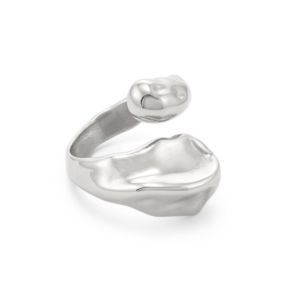 Silver ring with a unique design on a white background Bague Fondu - Argent